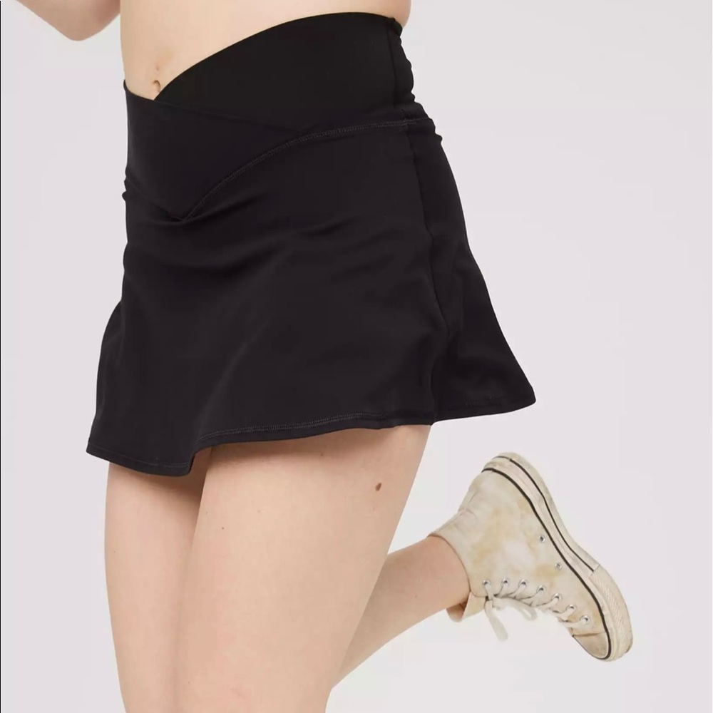 AERIE OFFLINE CROSSOVER SKIRT size xs